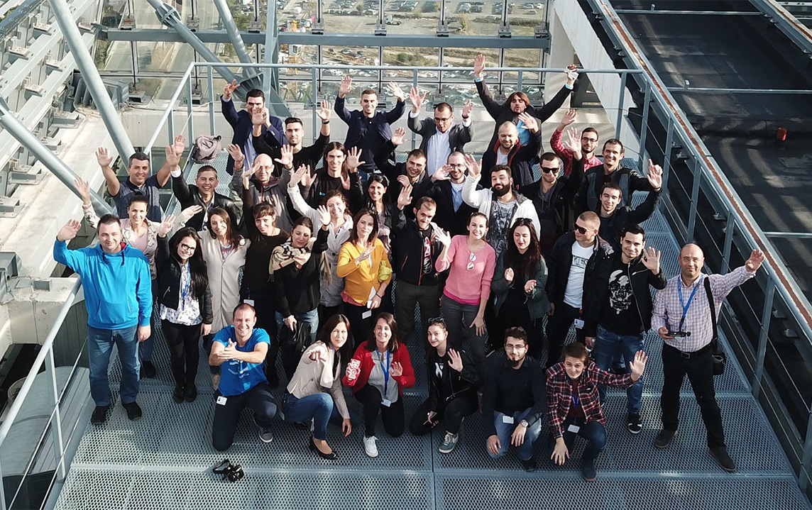 scale-focus-team-photo